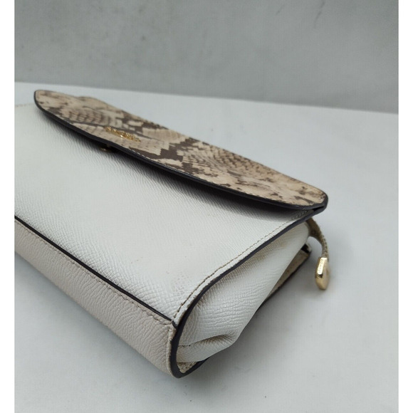Coach White Leather Snakeskin Detail Credit Card Zipper Closure Clutch - Picture 14 of 15